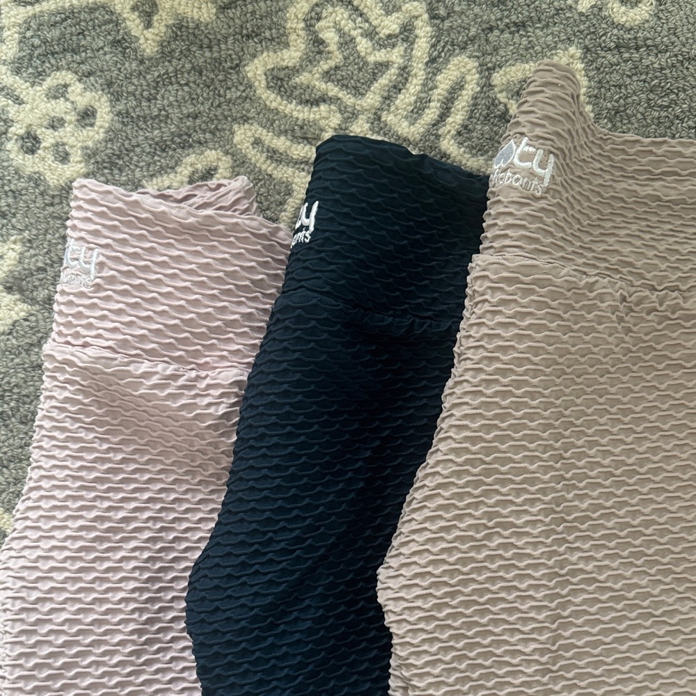 Booty by Brabants Textured Leggings - Pink and Black - Picture 2 of 5